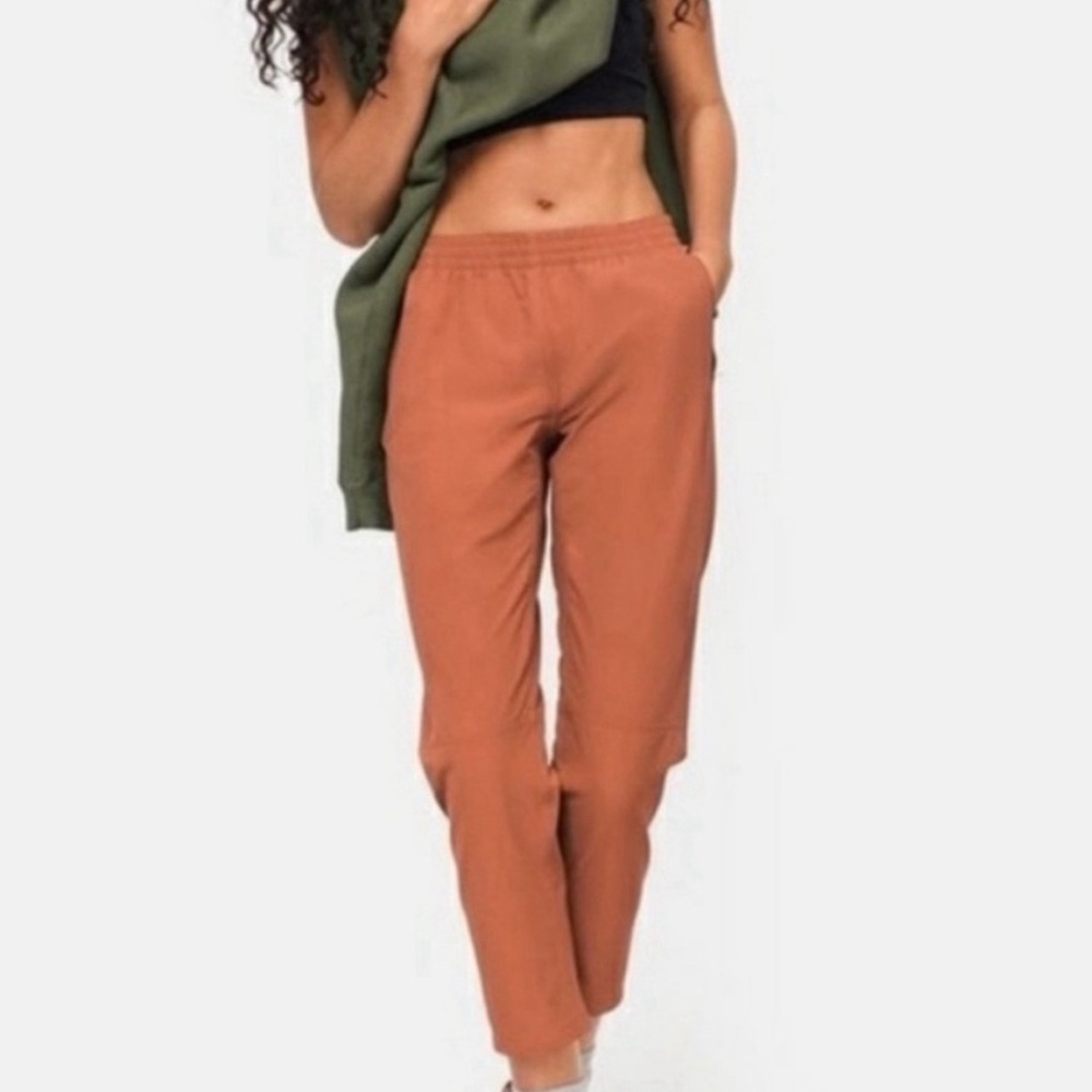 Outdoor Voices RecTrek Pants in Sierra | Size Medium